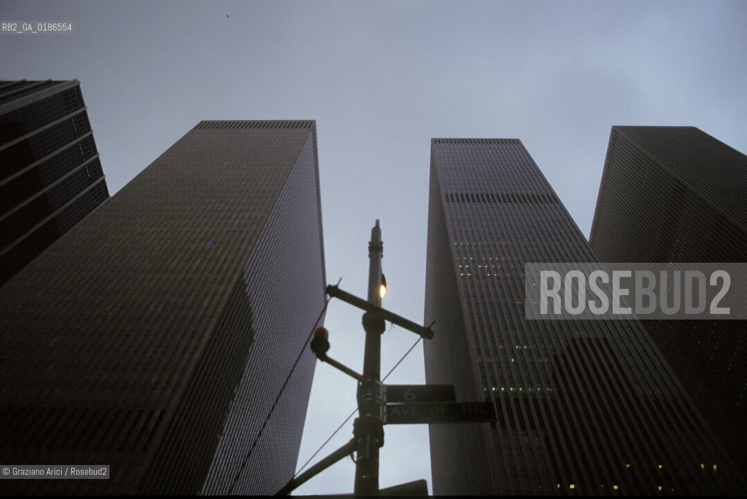 ( STATI UNITI DAMERICA - USA  ) NEW YORK CITY : AVENUE OF AMERICAS  - © 1986 Graziano Arici/Rosebud2 / GEO