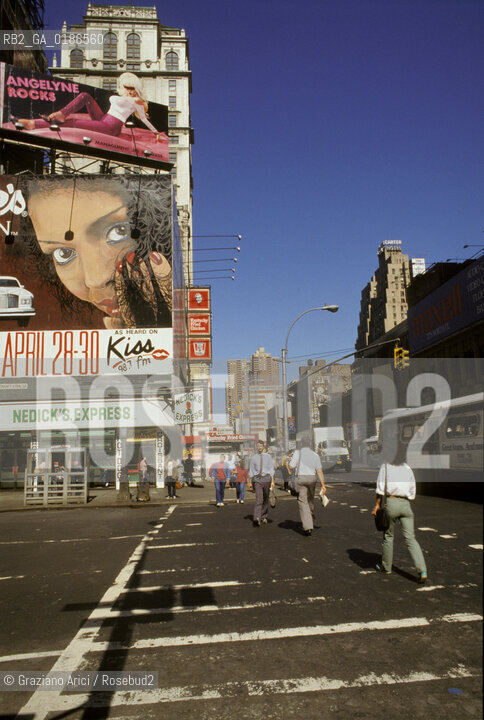 ( STATI UNITI DAMERICA - USA  ) NEW YORK CITY : BROADWAY  - © 1986 Graziano Arici/Rosebud2 / GEO / INSEGNA