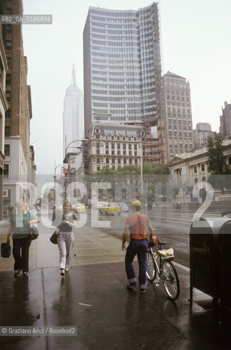 ( STATI UNITI DAMERICA - USA  ) NEW YORK CITY : LA QUINTA STRADA    - © 1986 Graziano Arici/Rosebud2 / GEO