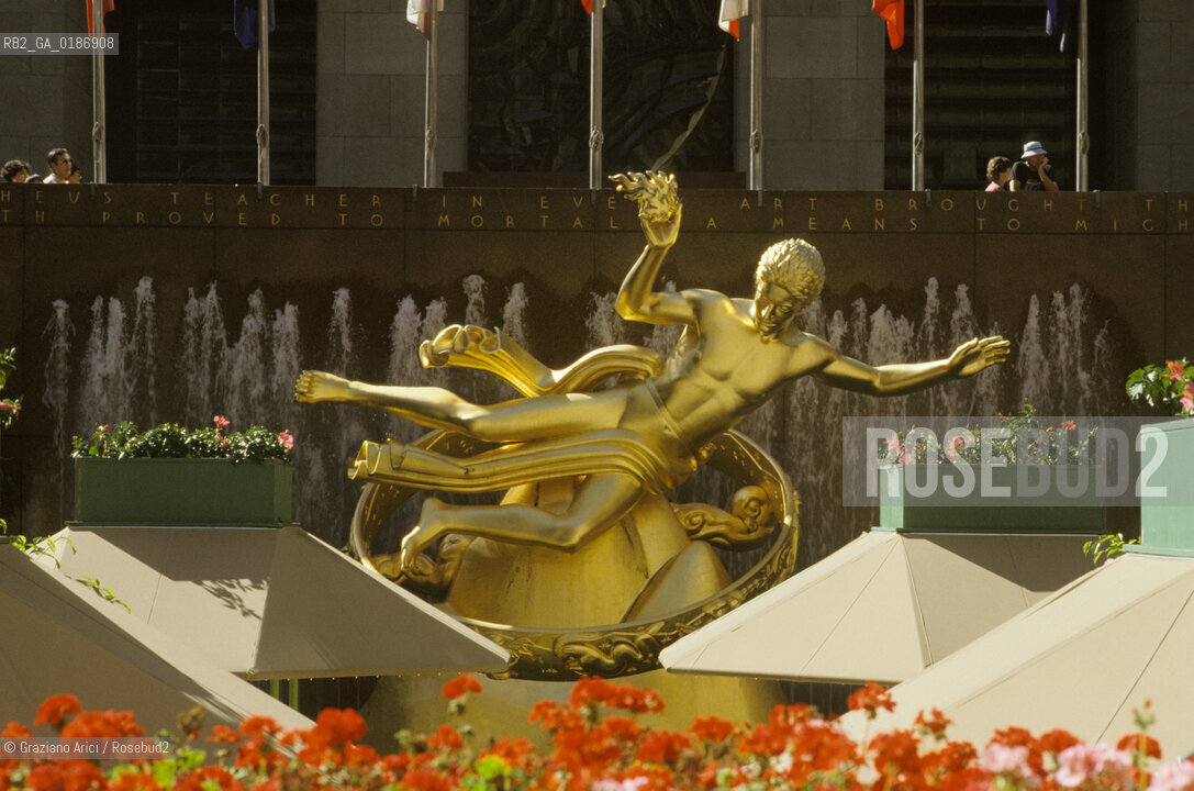 ( STATI UNITI DAMERICA - USA  ) NEW YORK CITY :IL ROCKEFELLER CENTER    - © 1986 Graziano Arici/Rosebud2 / GEO