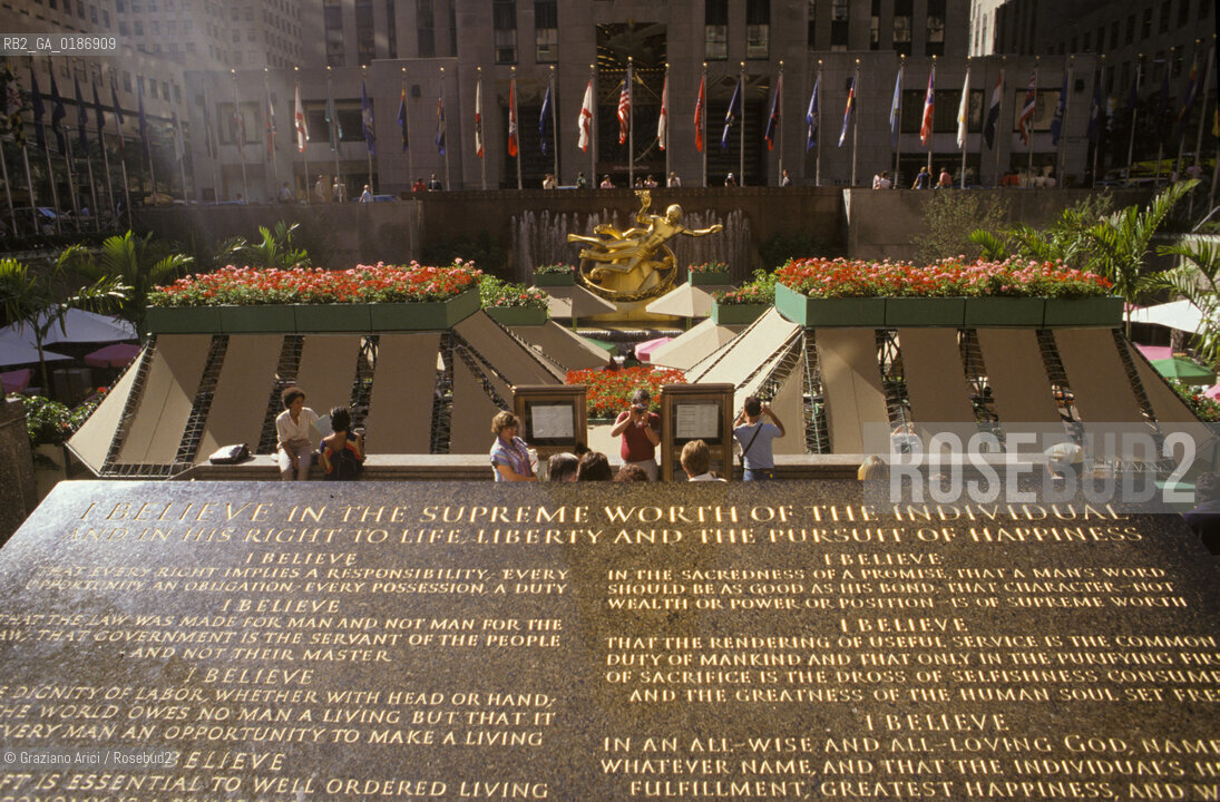 ( STATI UNITI DAMERICA - USA  ) NEW YORK CITY :IL ROCKEFELLER CENTER    - © 1986 Graziano Arici/Rosebud2 / GEO