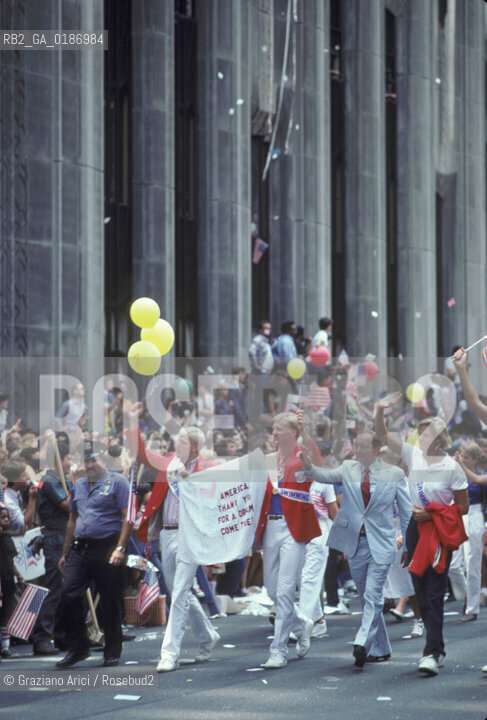 ( STATI UNITI DAMERICA - USA  ) NEW YORK CITY :  PARADE  SU BROADWAY PER FESTEGGIARE LE MEDAGLIE DORO DELLOLIMPIADE 1984 - © 1984 Graziano Arici/Rosebud2 / GEO