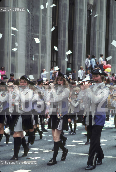 ( STATI UNITI DAMERICA - USA  ) NEW YORK CITY :  PARADE  SU BROADWAY PER FESTEGGIARE LE MEDAGLIE DORO DELLOLIMPIADE 1984 - © 1984 Graziano Arici/Rosebud2 / GEO