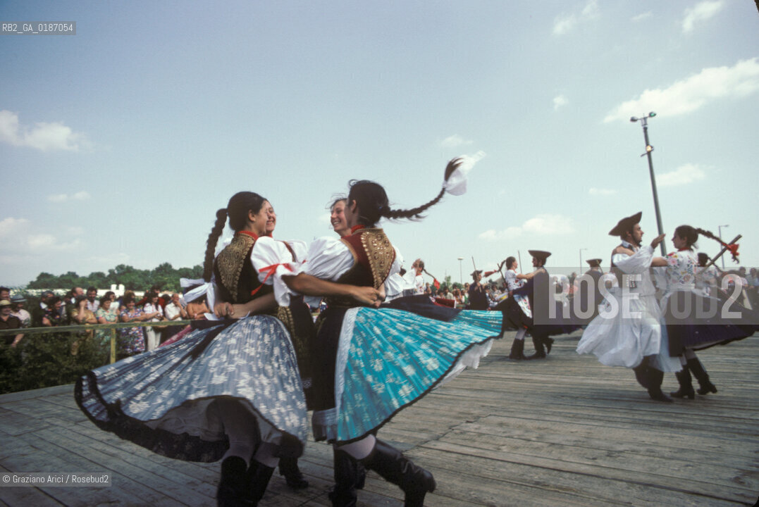 ( UNGHERIA  ) LA PUSZTA DI HORTOBAGY  GRUPPI FOLKLORISTICI   © 2000 Graziano Arici/Rosebud2 / GEO