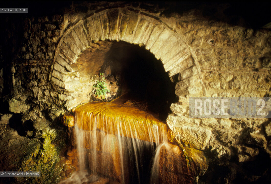 ( GRAN BRETAGNA  ) BATH : I ROMAN BATHS BAGNI ROMANI  © 1990 Graziano Arici/Rosebud2 / GEO / AVON / ACQUA