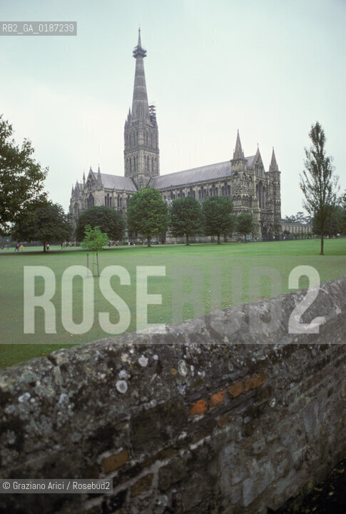 ( GRAN BRETAGNA  )  SALISBURY  : LA CATTEDRALE  © 1990 Graziano Arici/Rosebud2 / GEO / WILTSHIRE