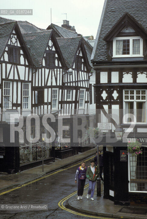( GRAN BRETAGNA  )  SHREWSBURY  : UNA STRADA DEL CENTRO  © 1990 Graziano Arici/Rosebud2 / GEO / SHROPSHIRE CASA A GRATICCIO