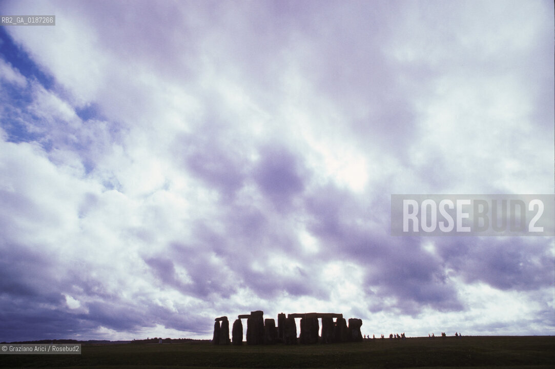 ( GRAN BRETAGNA  )  SITO ARCHEOLOGICO DI STONEHENGE    © 1990 Graziano Arici/Rosebud2 / GEO / WILTSHIRE / MONUMENTO MEGALITICO / CERCHIO DI PIETRE
