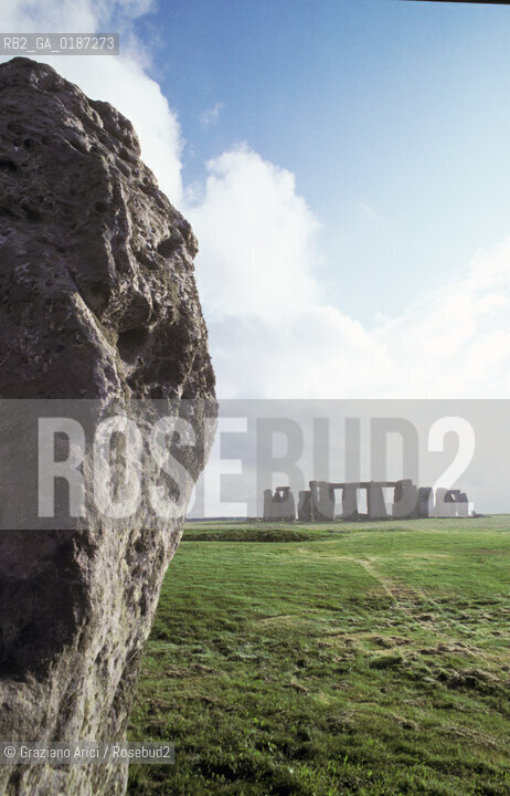 ( GRAN BRETAGNA  )  SITO ARCHEOLOGICO DI STONEHENGE    © 1990 Graziano Arici/Rosebud2 / GEO / WILTSHIRE / MONUMENTO MEGALITICO / CERCHIO DI PIETRE