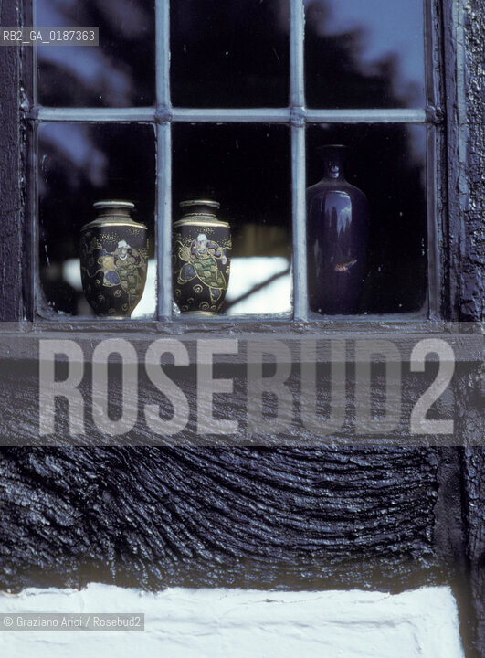 ( GRAN BRETAGNA  )  STRATFORD-UPON-AVON  : FINESTRA  © 1990 Graziano Arici/Rosebud2 / GEO / WARWICKSHIRE / SHAKESPEARE