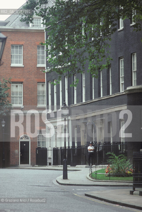 ( GRAN BRETAGNA  )  LONDRA  : LA CASE DEL PRIMO MINISTRO A DOWNING STREET   © 1990 Graziano Arici/Rosebud2 / GEO