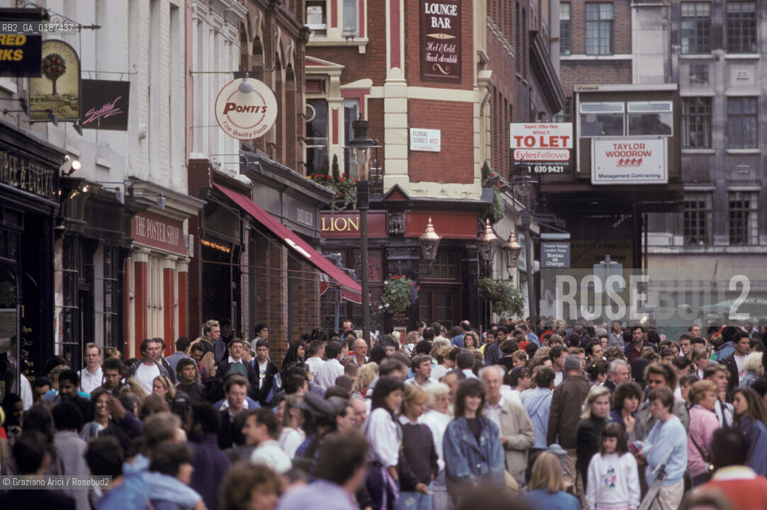 ( GRAN BRETAGNA  )  LONDRA  : IL QUARTIERE DEL COVENT GARDEN   © 1990 Graziano Arici/Rosebud2 / GEO