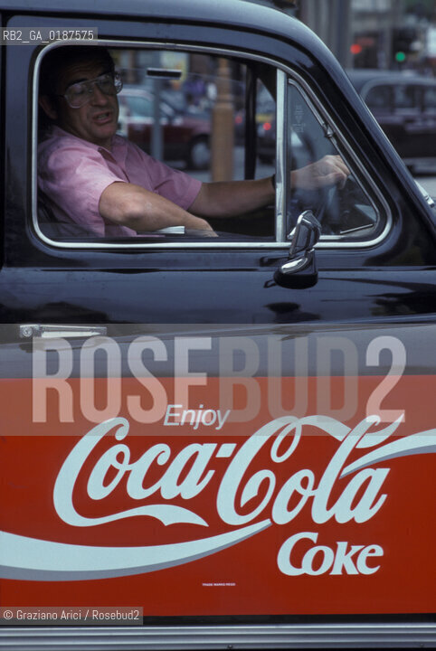 ( GRAN BRETAGNA  )  LONDRA  : AUTOBUS  © 1990 Graziano Arici/Rosebud2 / GEO