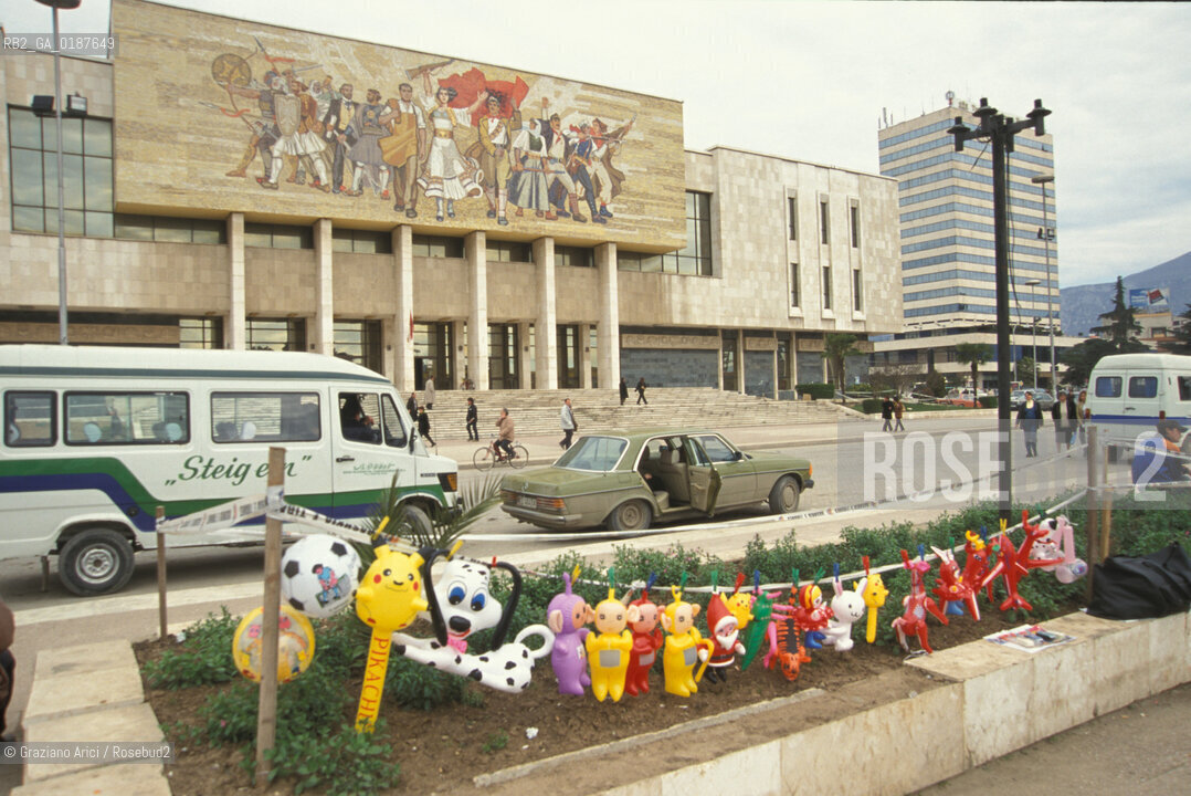 ( ALBANIA  ) TIRANA : PIAZZA SKANDERBERG  © 2002 Graziano Arici/Rosebud2 / GEO