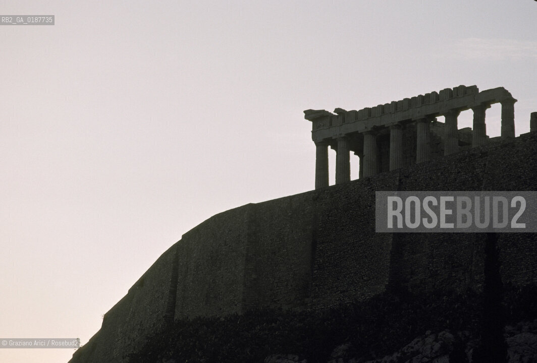 ( GRECIA  ) ATENE : ACROPOLI E PARTENONE  - © 1990 Graziano Arici/Rosebud2 / GEO / TEMPIO DI ATENA