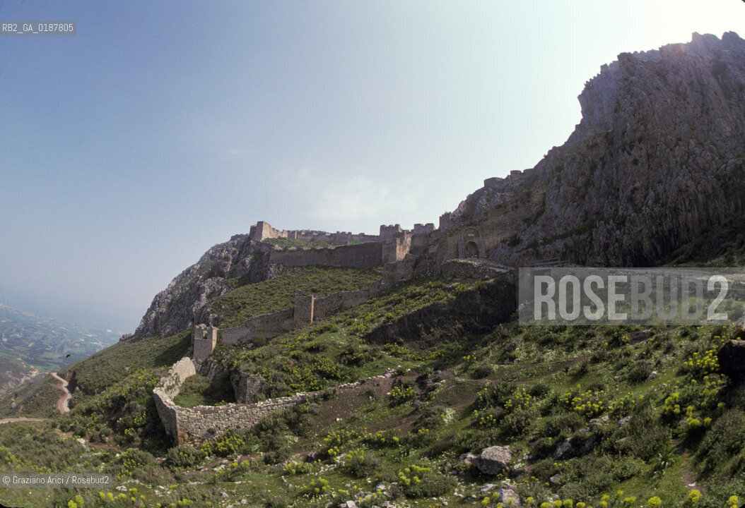 ( GRECIA  ) CORINTO : FORTEZZA VENEZIANA DI ACROCORINTO  - © 1990 Graziano Arici/Rosebud2 / GEO / PELOPPONESO / TEMPIO DI AFRODITE