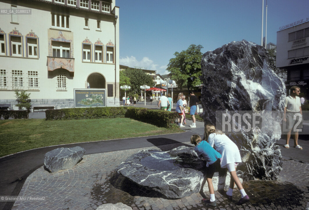 ( PRINCIPATO DEL LIECHTENSTEIN  ) VADUZ : LA PIAZZA  © 2002 Graziano Arici/Rosebud2 / GEO