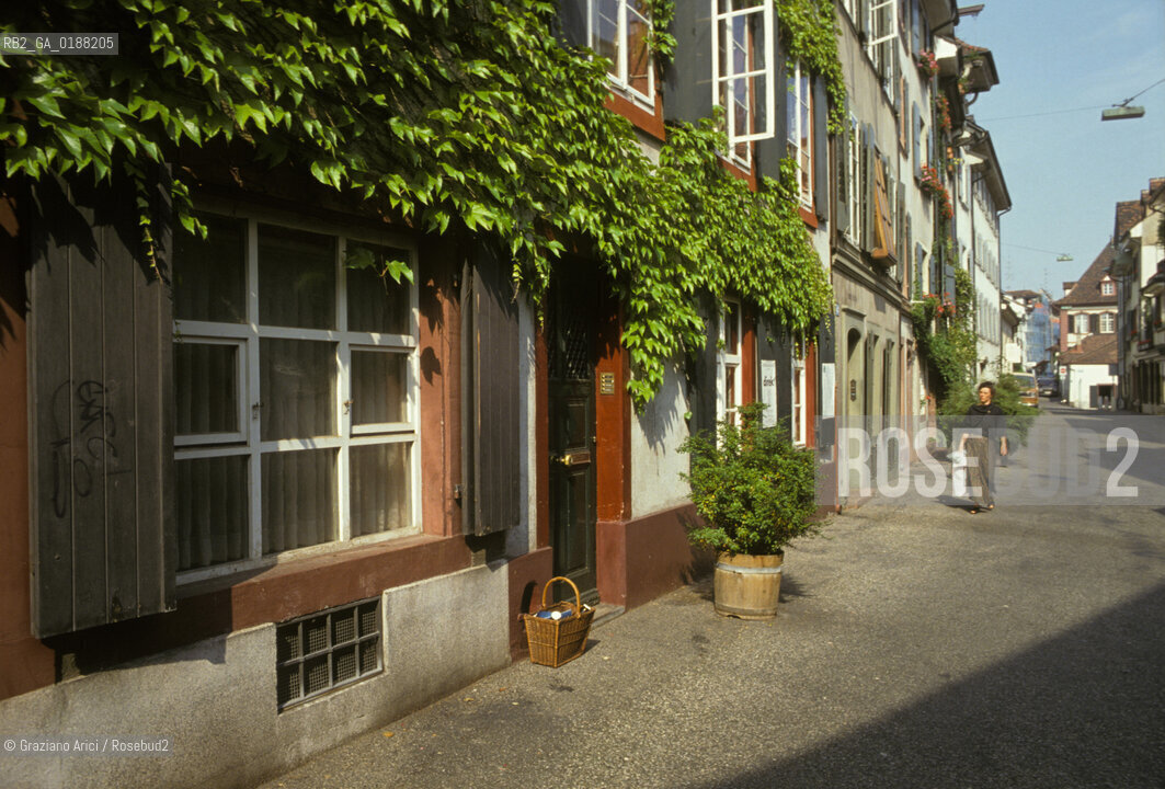 ( SVIZZERA CONFEDERAZIONE ELVETICA  ) BASILEA :  CASE DEL CENTRO STORICO   © 1995 Graziano Arici/Rosebud2 / GEO