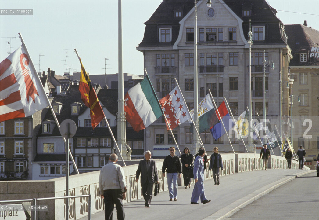 ( SVIZZERA CONFEDERAZIONE ELVETICA  ) BASILEA :  IL WETTSTEIBRUCKE   © 1995 Graziano Arici/Rosebud2 / GEO PONTE