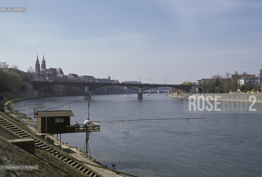 ( SVIZZERA CONFEDERAZIONE ELVETICA  ) BASILEA : IL FIUME RENO    © 1995 Graziano Arici/Rosebud2 / GEO