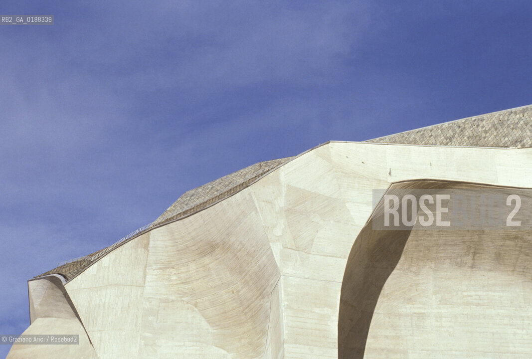( SVIZZERA CONFEDERAZIONE ELVETICA  ) BASILEA :  DORNACH IL GOETHEANUM DI RUDOLF STEINER    © 1995 Graziano Arici/Rosebud2 / GEO / ARCHITETTURA MODERNA / ANTROPOSOFIA