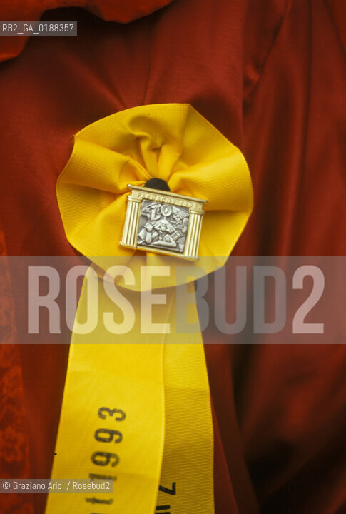 ( SVIZZERA CONFEDERAZIONE ELVETICA  ) BASILEA :  IL CARNEVALE    © 1995 Graziano Arici/Rosebud2 / GEO / MASCHERA DISTINTIVO