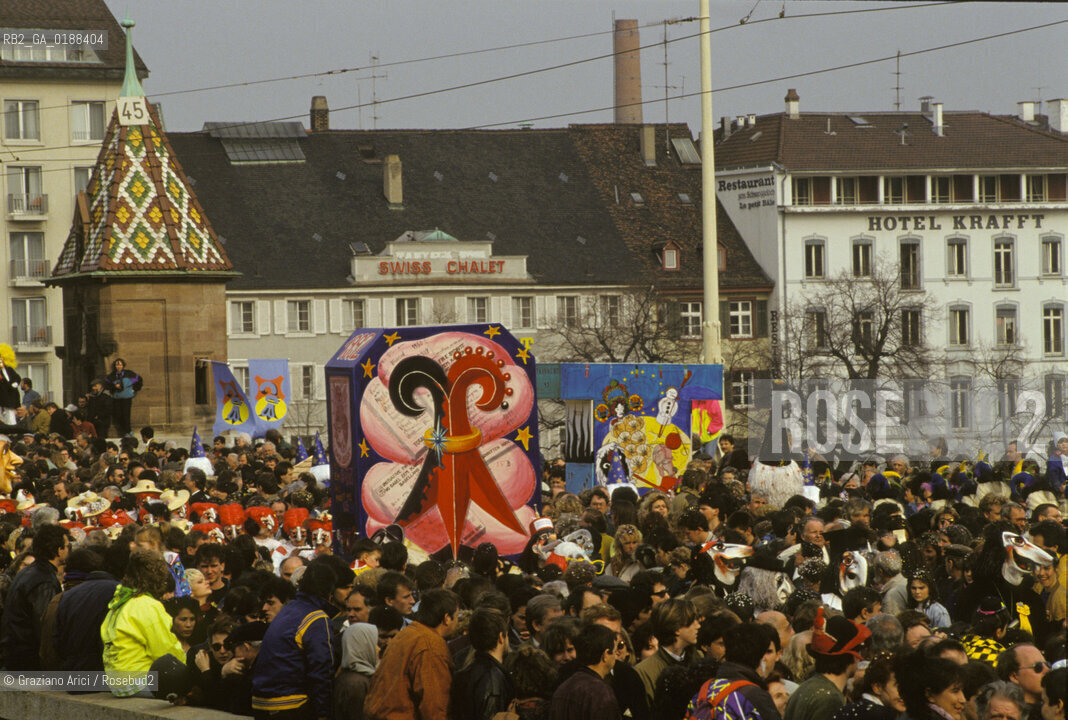 ( SVIZZERA CONFEDERAZIONE ELVETICA  ) BASILEA :  IL CARNEVALE    © 1995 Graziano Arici/Rosebud2 / GEO / MASCHERA