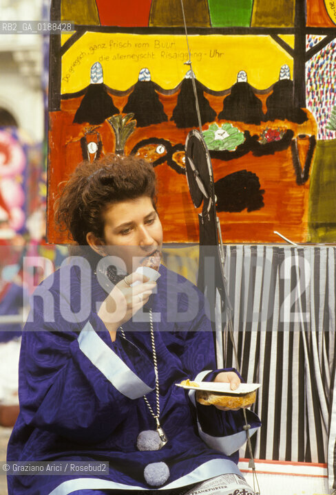 ( SVIZZERA CONFEDERAZIONE ELVETICA  ) BASILEA :  IL CARNEVALE    © 1995 Graziano Arici/Rosebud2 / GEO / MASCHERA SALCICCIA