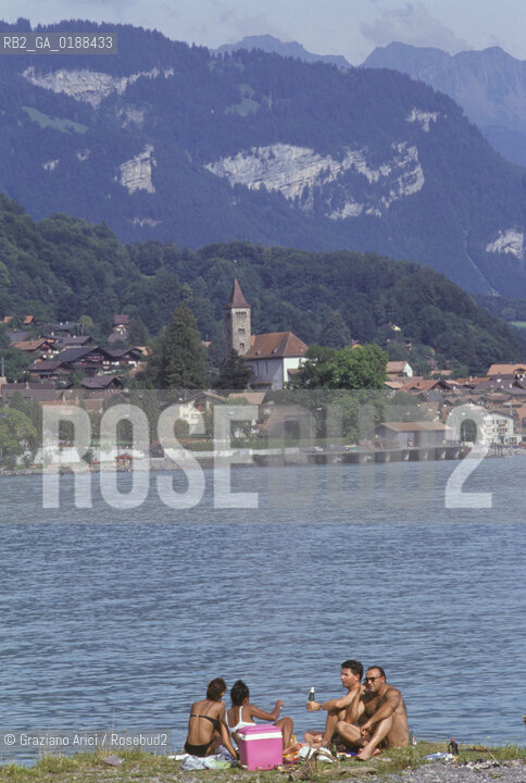( SVIZZERA CONFEDERAZIONE ELVETICA  ) CANTONE DI BERNA LAGO DI BRIENZ :     © 1995 Graziano Arici/Rosebud2 / GEO