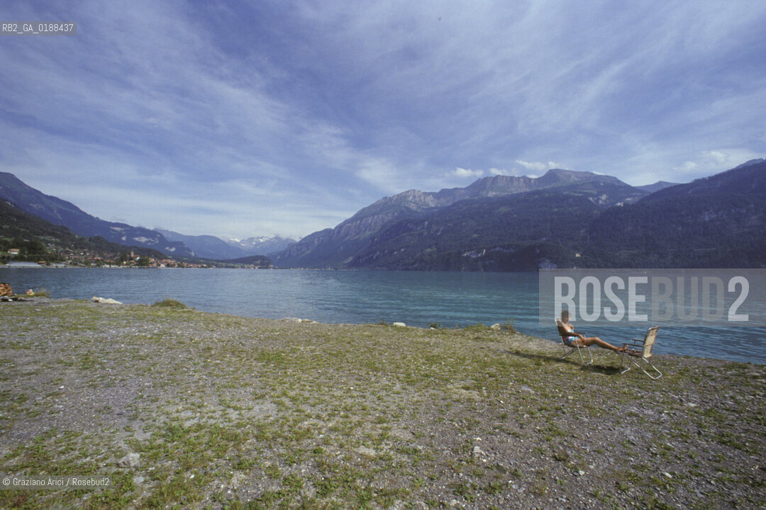 ( SVIZZERA CONFEDERAZIONE ELVETICA  ) CANTONE DI BERNA LAGO DI BRIENZ :     © 1995 Graziano Arici/Rosebud2 / GEO