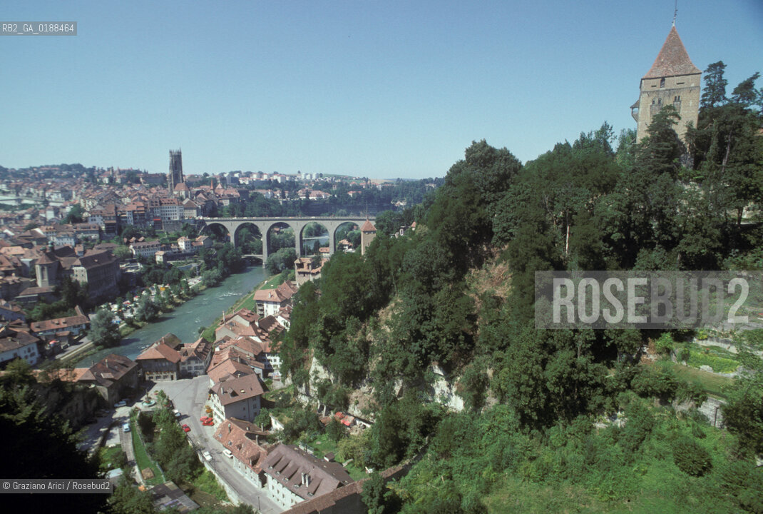 ( SVIZZERA CONFEDERAZIONE ELVETICA  ) CANTONE DI FRIBURGO  FRIBURGO : PANORAMA   © 1995 Graziano Arici/Rosebud2 / GEO