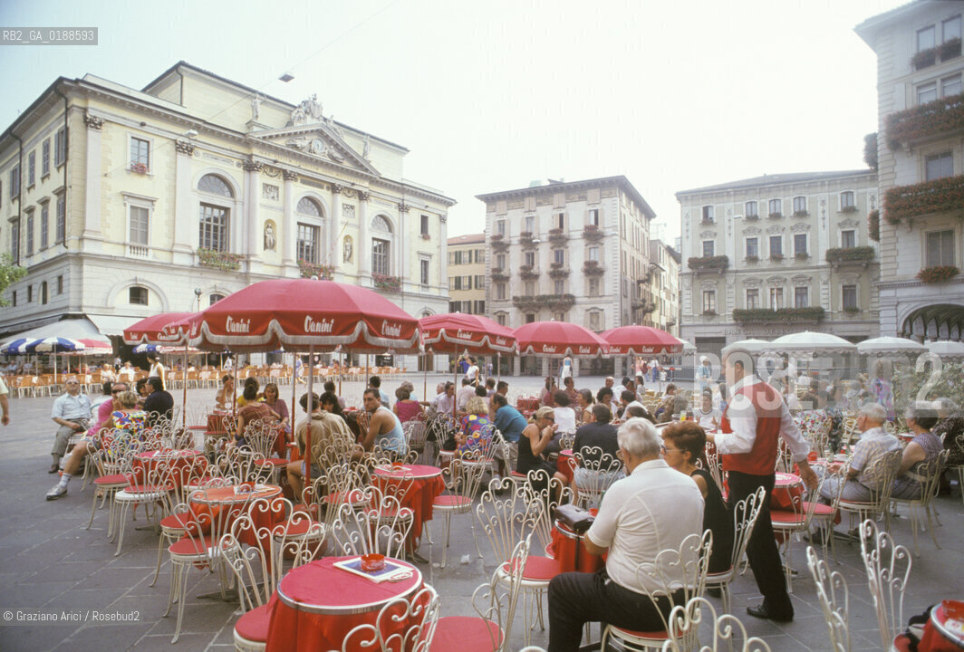 ( SVIZZERA CONFEDERAZIONE ELVETICA  ) CANTONE TICINO  LUGANO  : PIAZZA RIFORMA  © 1995 Graziano Arici/Rosebud2 / GEO