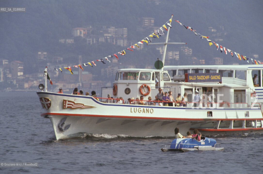 ( SVIZZERA CONFEDERAZIONE ELVETICA  ) CANTONE TICINO  LUGANO  : IL LAGO  © 1995 Graziano Arici/Rosebud2 / GEO