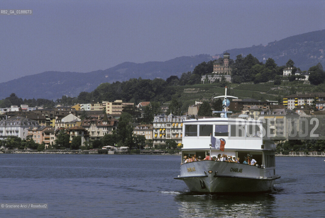 ( SVIZZERA CONFEDERAZIONE ELVETICA  ) CANTONE DI VAUD MONTREUX : IL LAGO DI GINEVRA   © 1995 Graziano Arici/Rosebud2 / GEO