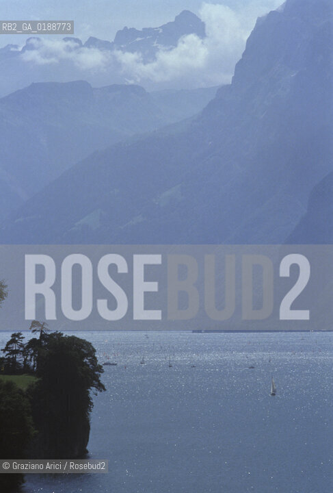 ( SVIZZERA CONFEDERAZIONE ELVETICA  )  LAGO DEI QUATRO CANTONI   © 1995 Graziano Arici/Rosebud2 / GEO