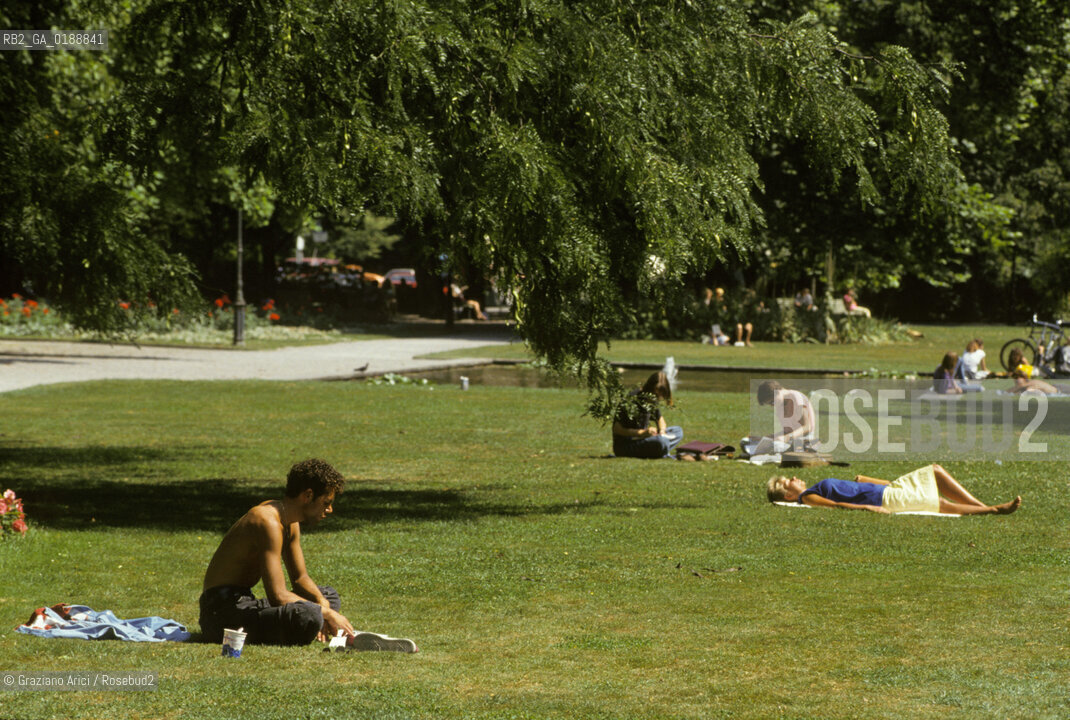 ( SVIZZERA CONFEDERAZIONE ELVETICA  )  CANTONE DI ZURIGO WINTERTHUR : IL PARCO  © 1995 Graziano Arici/Rosebud2 / GEO