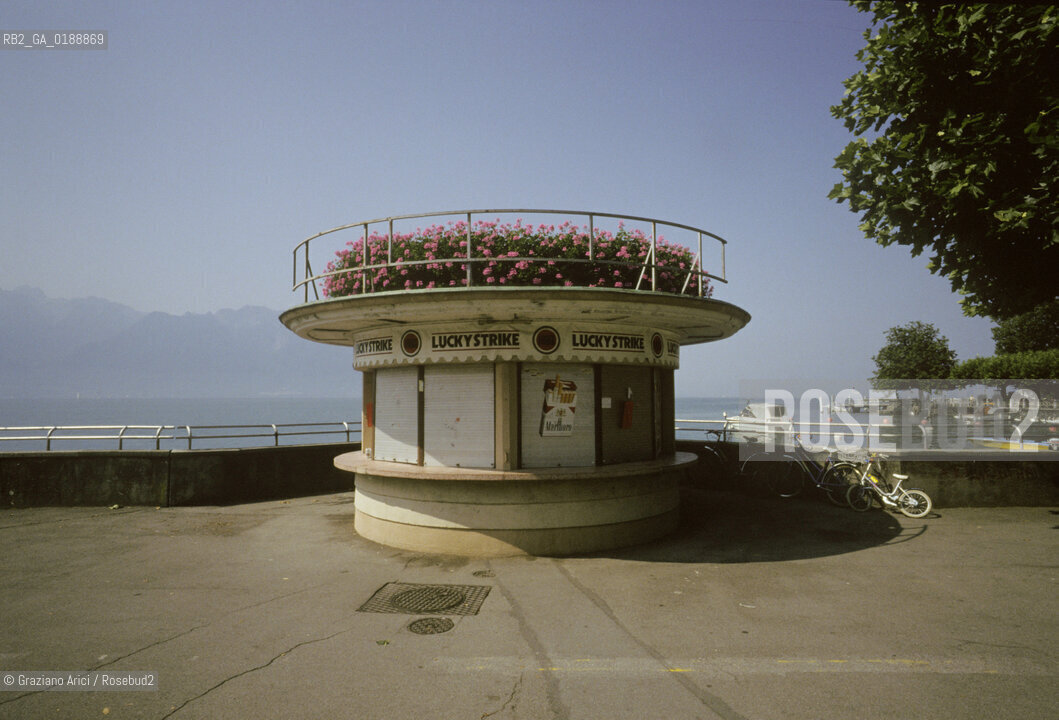 ( SVIZZERA CONFEDERAZIONE ELVETICA  )  CANTONE DI VAUD VEVEY  : LUNGOLAGO © 1995 Graziano Arici/Rosebud2 / GEO LAGO DI GINEVRA