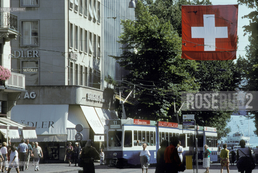 ( SVIZZERA CONFEDERAZIONE ELVETICA  )  CANTONE DI ZURIGO ZURIGO : STRADA BAHNHOSTRASSE © 1995 Graziano Arici/Rosebud2 / GEO