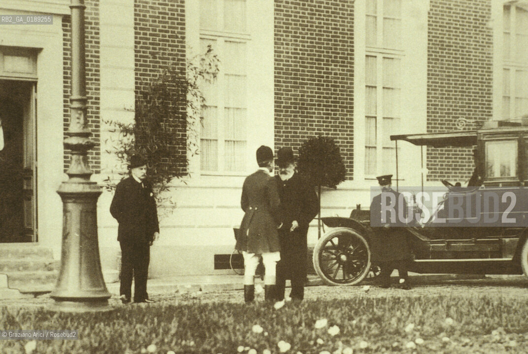 ( FRANCIA  )  PAYS BASQUE BIARRITZ : IL RE EDOARDO VII DI INGHILTERRA ARRIVA NELLA SUA VILLA   © 1999 Graziano Arici/Rosebud2 / GEO