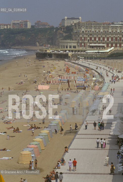 ( FRANCIA  )  PAYS BASQUE BIARRITZ :  SPIAGGIA LA GRAND PLAGE   © 1999 Graziano Arici/Rosebud2 / GEO