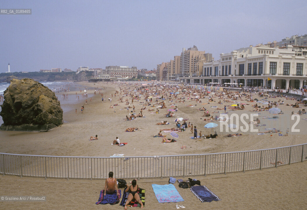 ( FRANCIA  )  PAYS BASQUE BIARRITZ :  SPIAGGIA LA GRAND PLAGE     © 1999 Graziano Arici/Rosebud2 / GEO