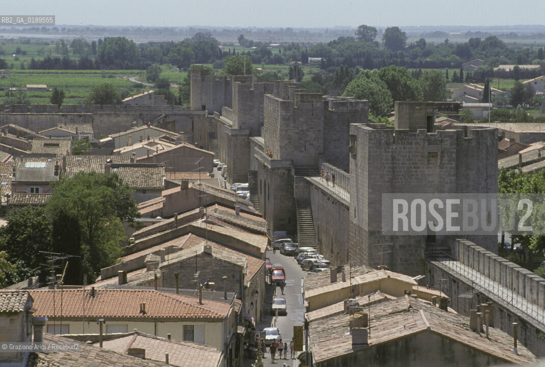 ( FRANCIA  )  LANGUEDOC-ROUSSILLON AIGUES-MORTES : LE MURA DELLA CITTA   © 1999 Graziano Arici/Rosebud2 / GEO