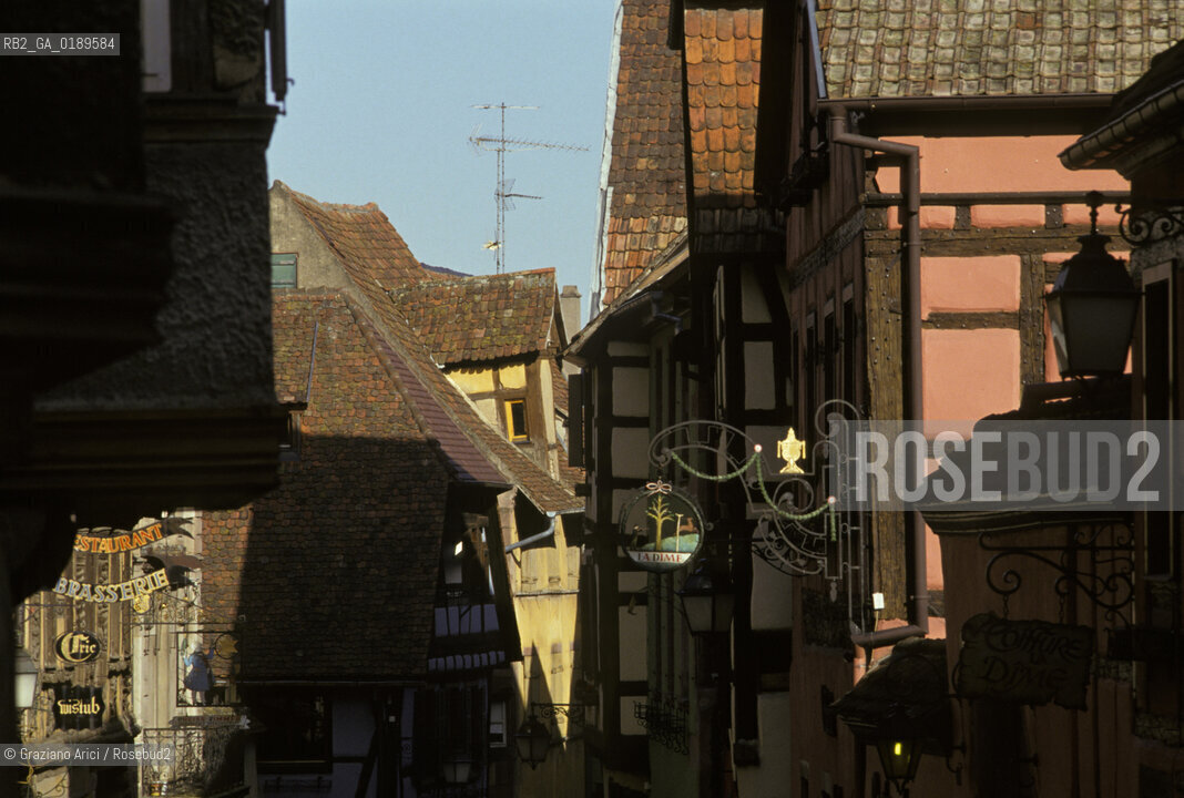 ( FRANCIA  )  ALSAZIA RIQUEWIHR : UNA VIA DEL CENTRO  © 1999 Graziano Arici/Rosebud2 / GEO