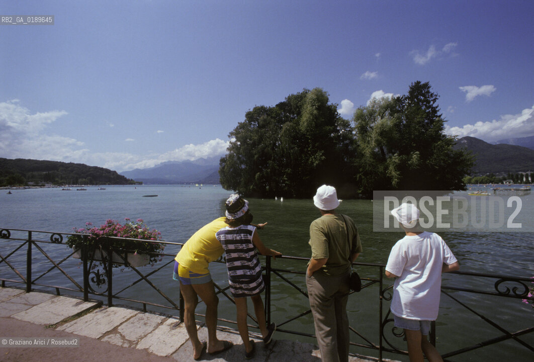 ( FRANCIA  )  RHONE-ALPES ANNENCY : IL LAGO  © 1999 Graziano Arici/Rosebud2 / GEO