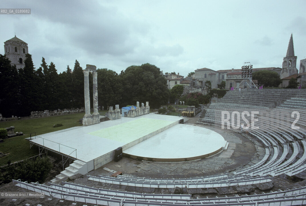 ( FRANCIA  )  PROVENCE-ALPES-COTE DAZUR ARLES : IL TEATRO ROMANO © 1999 Graziano Arici/Rosebud2 / GEO