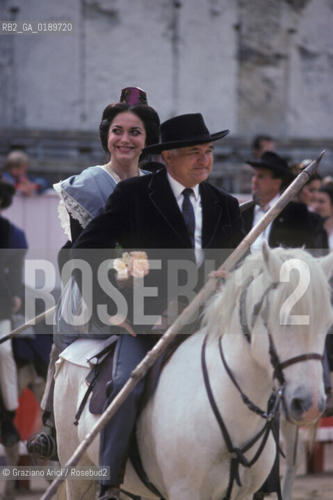 ( FRANCIA  )  PROVENCE-ALPES-COTE DAZUR ARLES : SPETTACOLO FOLKLORISTICO IN ARENA  © 1999 Graziano Arici/Rosebud2 / GEO COSTUME CAVALLO GUARDIANS