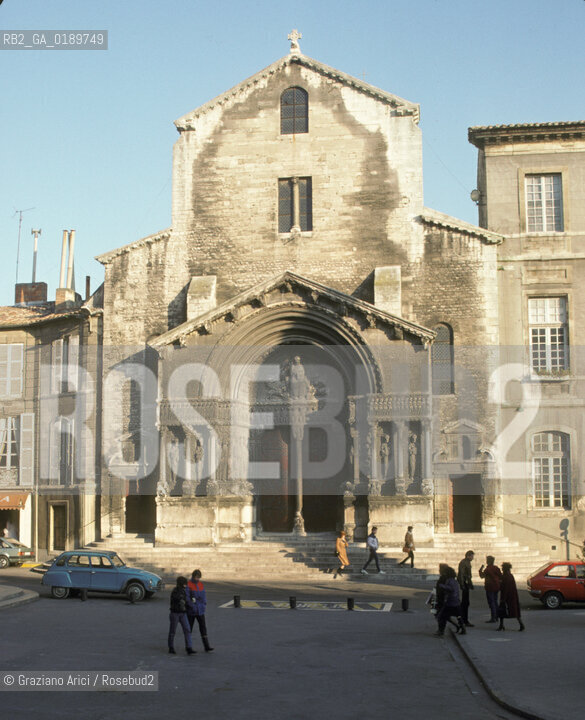( FRANCIA  )  PROVENCE-ALPES-COTE DAZUR ARLES : CHIESA DI ST-TROPHIME © 1999 Graziano Arici/Rosebud2 / GEO