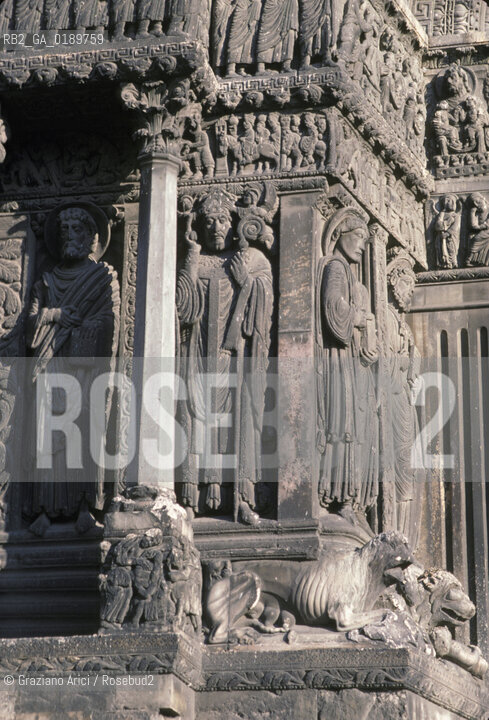 ( FRANCIA  )  PROVENCE-ALPES-COTE DAZUR ARLES : PORTALE DELLA CHIESA DI ST-TROPHIME © 1999 Graziano Arici/Rosebud2 / GEO