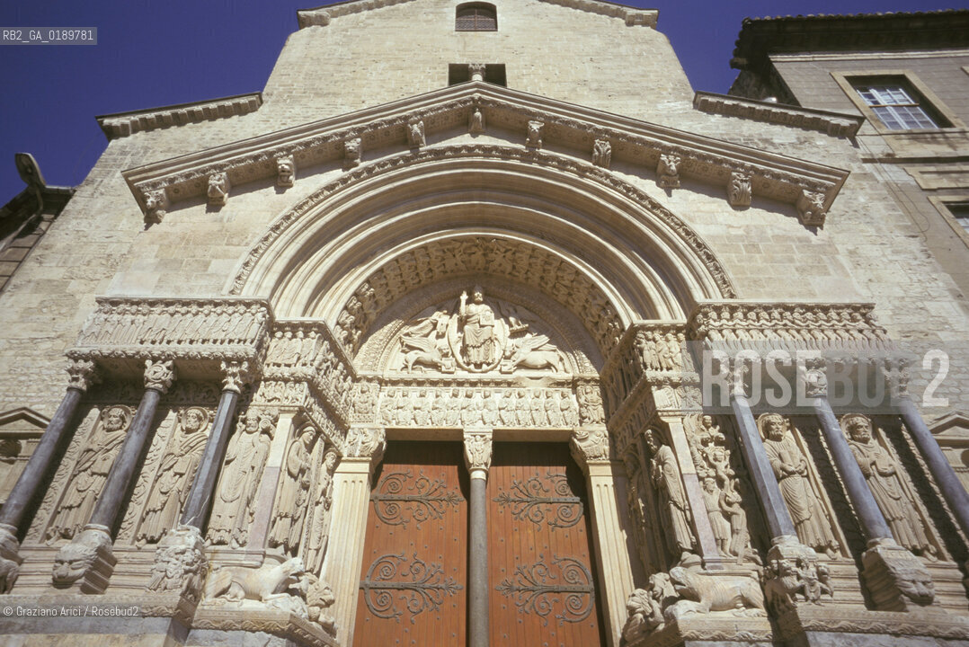 ( FRANCIA  )  PROVENCE-ALPES-COTE DAZUR ARLES : PORTALE DELLA CHIESA DI ST-TROPHIME © 1999 Graziano Arici/Rosebud2 / GEO