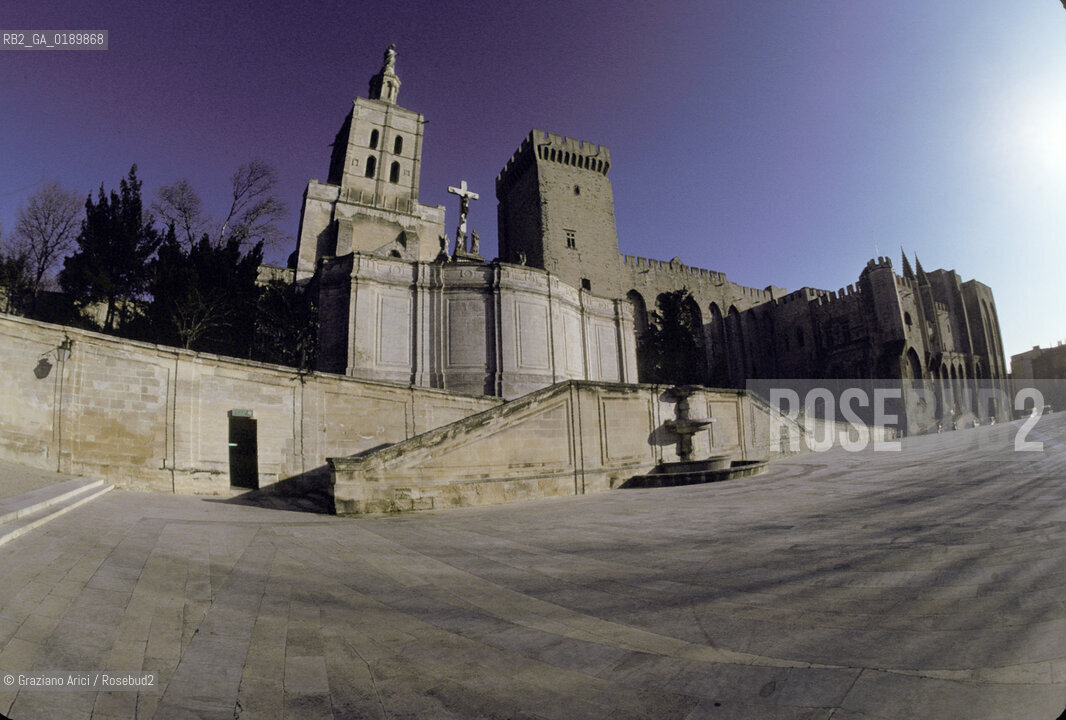 ( FRANCIA  )  PROVENCE-ALPES-COTE DAZUR AVIGNONE : IL PALAZZO DEI PAPI © 1999 Graziano Arici/Rosebud2 / GEO